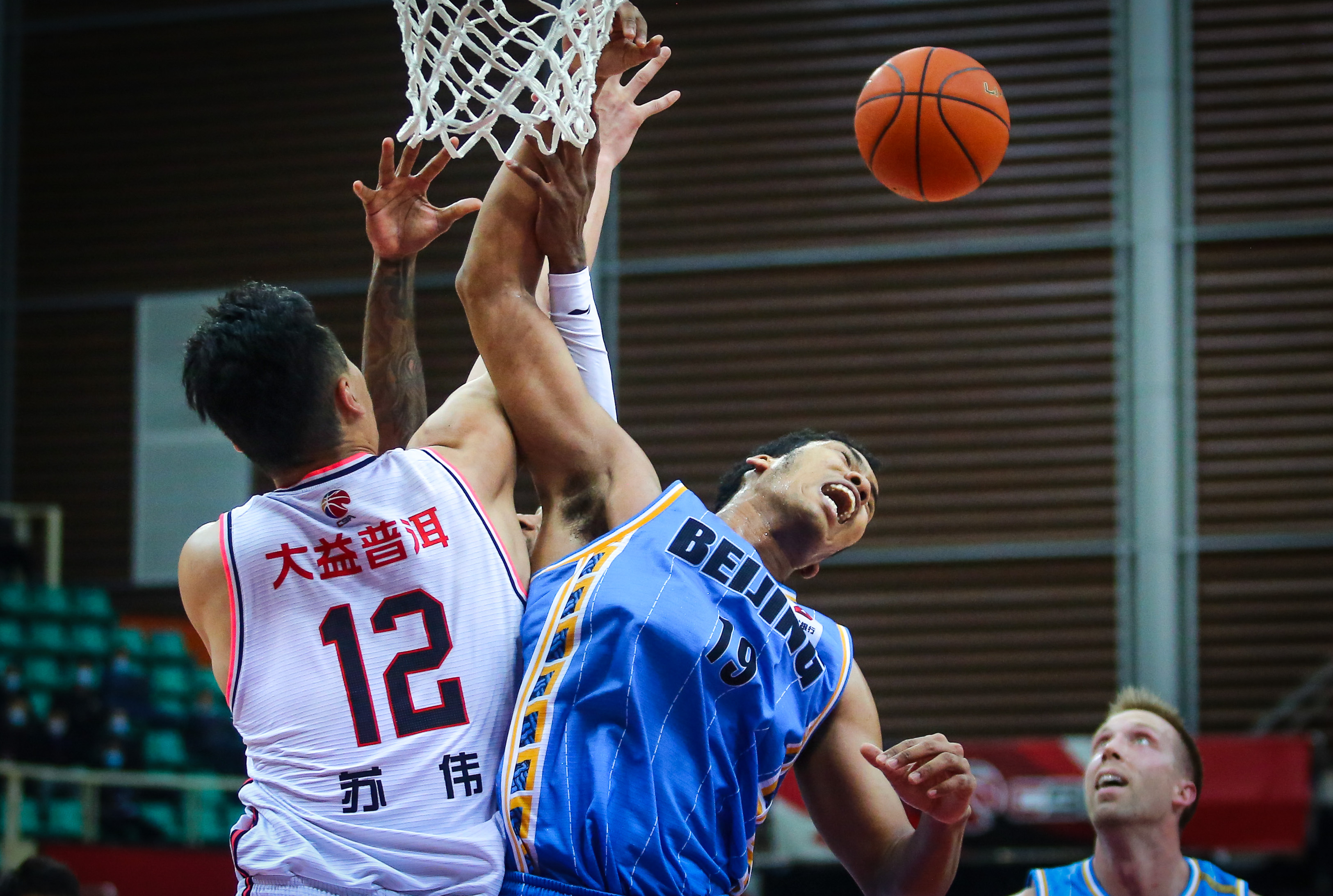 包含太狠了！托特纳姆绝杀压哨备战CBA常规赛新疆广汇强势反弹备战NBA总决赛，东契奇在RNG比赛中逆转的词条竞技宝官网